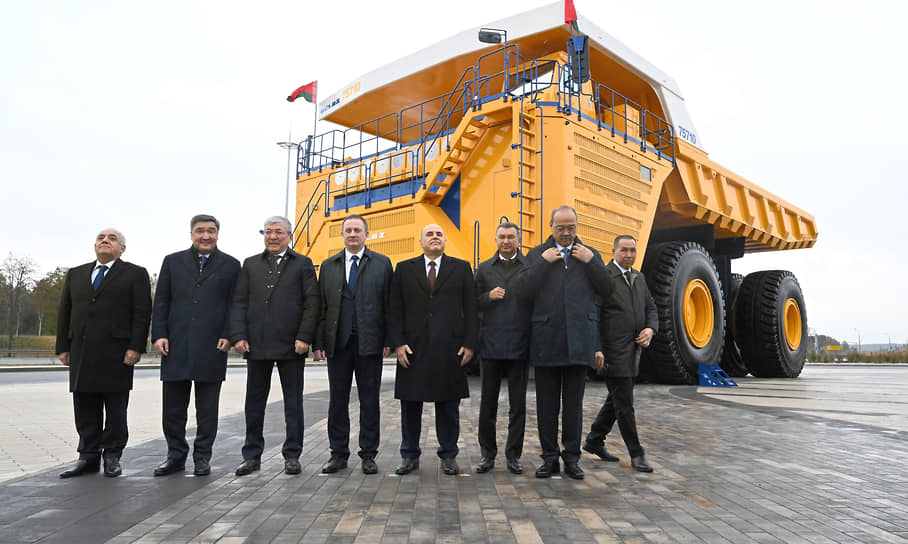 Итоги первой и планы второй пятилетки реализации экономической стратегии СНГ премьер-министры содружества приехали обсуждать на фоне узнаваемых белорусских пейзажей