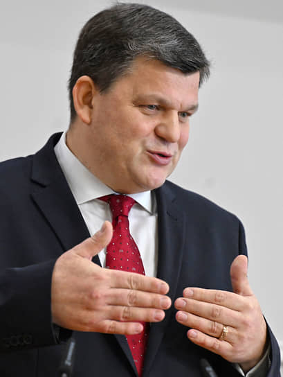 Судья Конституционного суда Михаил Лобов