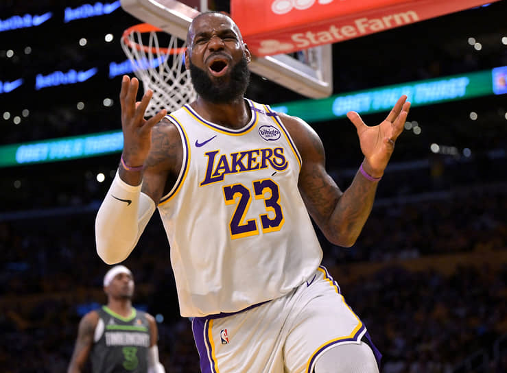 От Леброна Джеймса, состояние которого превышает $1,3 млрд, требуют компенсации за купленные на матч билеты в размере $865,66