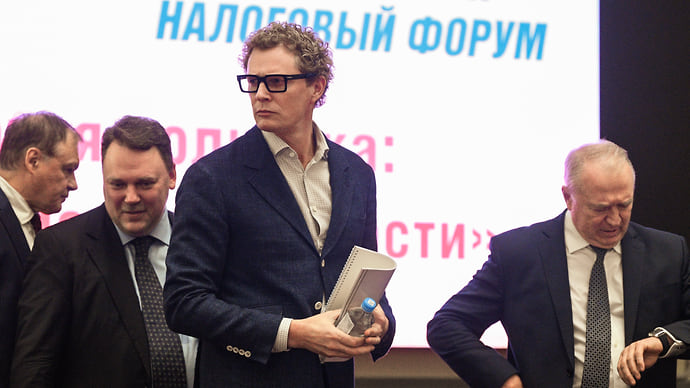 Налоги в параллельной дискуссии