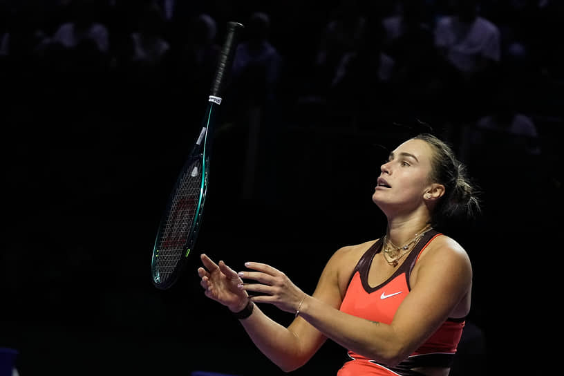 Победа над Коко Гауфф позволила Арине Соболенко (на фото) в четвертый раз подряд выйти в полуфинал итогового турнира WTA