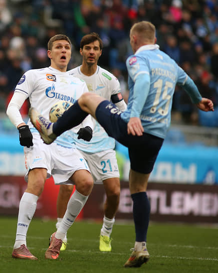 Момент матча между «Крыльями Советов» и «Зенитом»