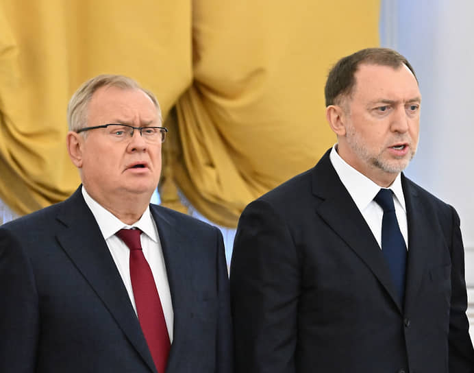 Андрей Костин и Олег Дерипаска знают слова гимна
