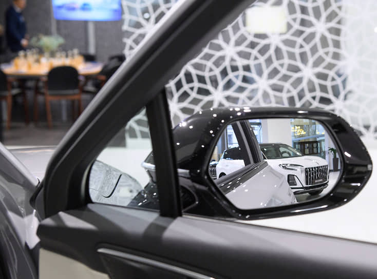 Долги тормозят в портфелях Долги тормозят в портфелях