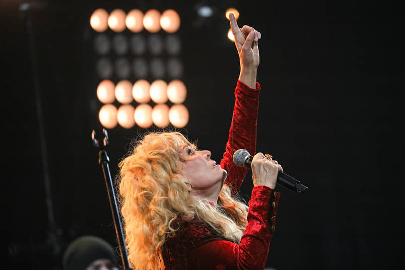 Певица Ольга Кормухина