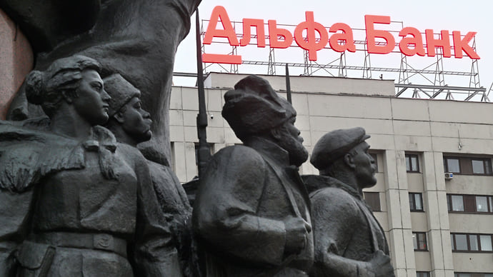 Все идет по «Европлану»