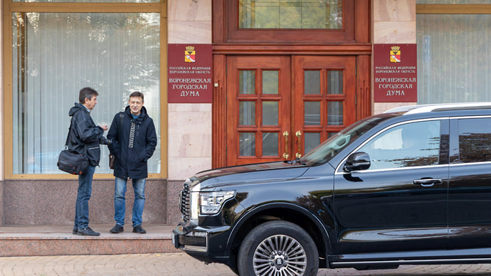Гордума Воронежа запретила снимать депутатов на телефон