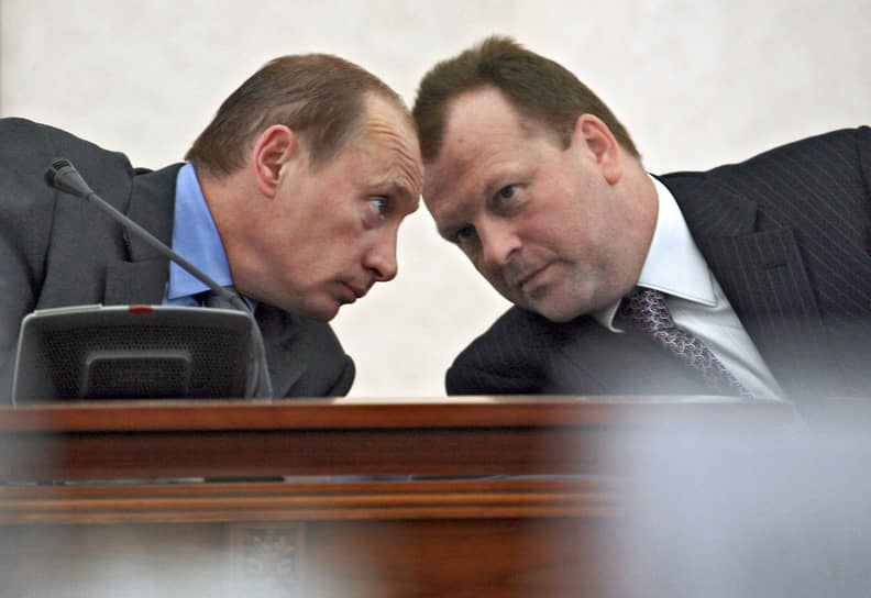 В спортивном мире обратили внимание на то, что президента России Владимира Путина и президента Международной федерации дзюдо Мариуса Визера (справа) связывают близкие и доверительные отношения