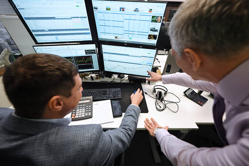 Долги сделали кассу