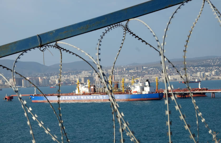 Падение цен на нефть и удобрения, санкции и рост мировых запасов зерна дают все более тревожные сигналы для российского экспорта