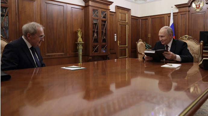 Владимир Путин наступает на внешнем контуре