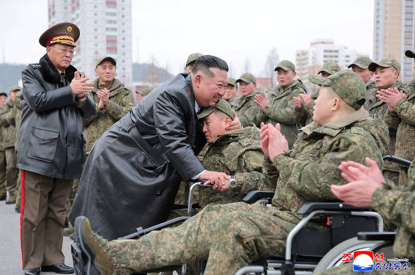 Военных КНДР, вернувшихся в Пхеньян из Курской области после 120-дневной командировки и проявивших там «массовый героизм», встретил лично северокорейский лидер