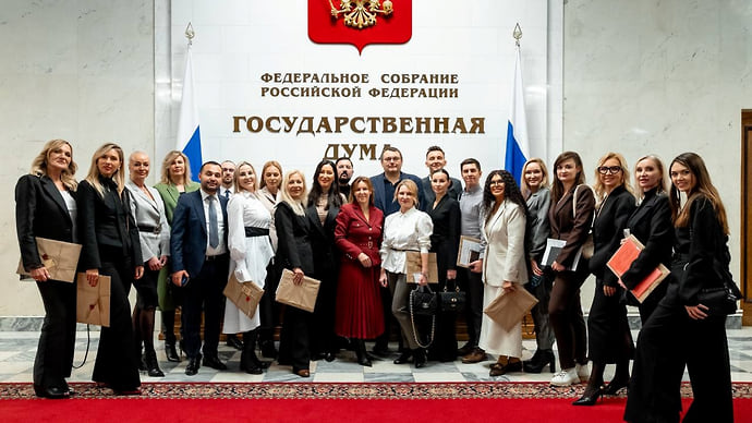 Суета вокруг стола