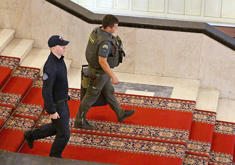 Инкассация в одни руки Инкассация в одни руки