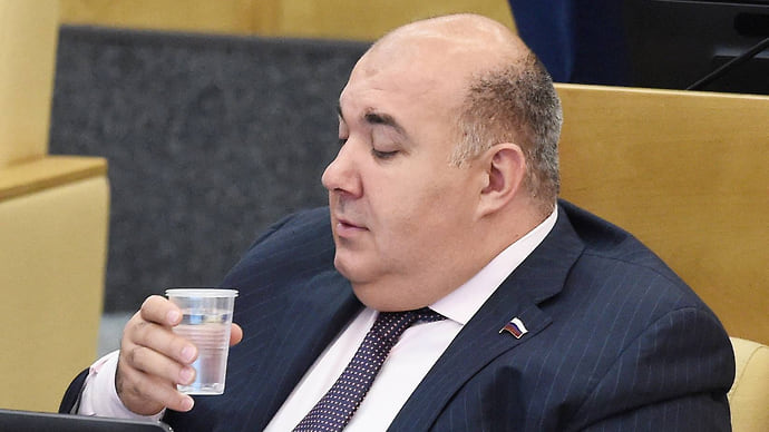 Экс-депутат Напсо временно недоступен для следствия