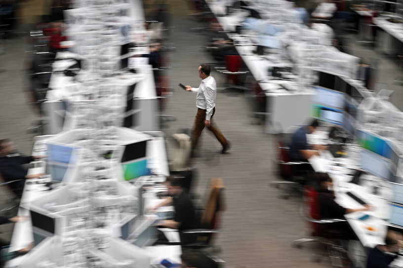 Уикенд в долгах Уикенд в долгах