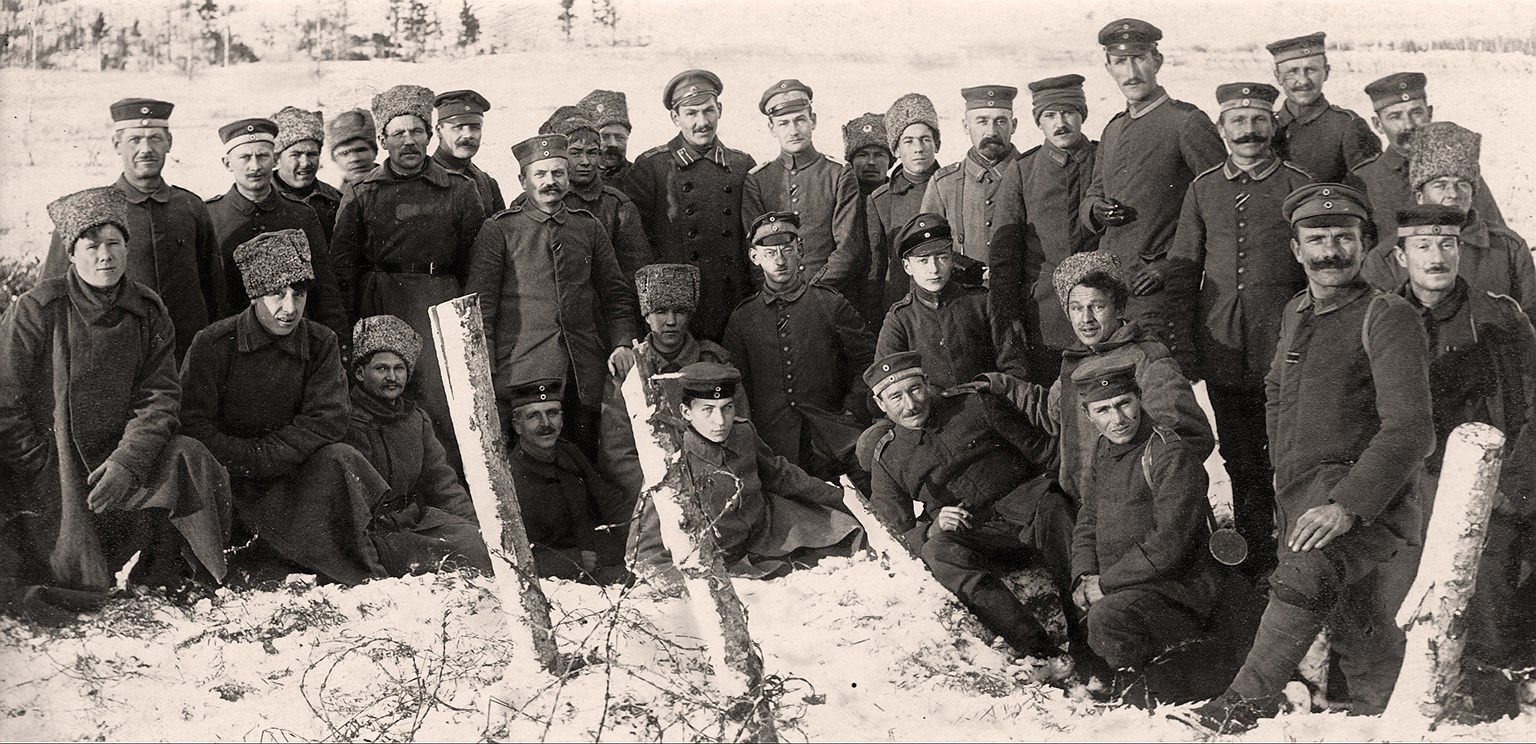 Брестский мир заключен. Вместо боев немецкие и российские солдаты фотографируются 
