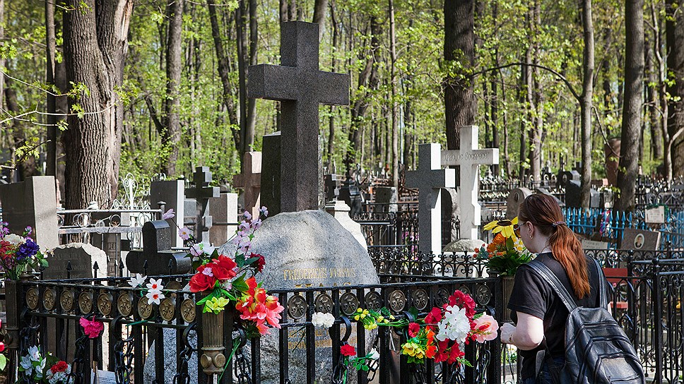 Могила доктора Гааза на Введенском кладбище в Москве