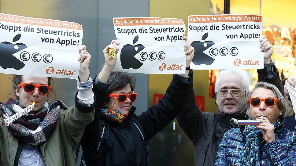 «Остановить трюки с налогами!» — этот лозунг в свой адрес могут услышать в Германии и власть, и частная компания, как Apple на этой демонстрации во Франкфурте
