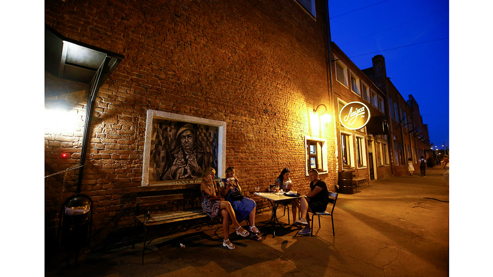 В уютном кафе старого города Минск может показаться тихой европейской провинцией