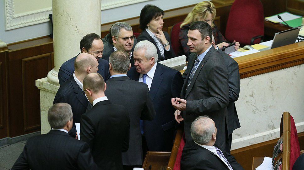 Народные депутаты от оппозиции и большинства приготовили встречные предложения относительно лечения Юлии Тимошенко за границей