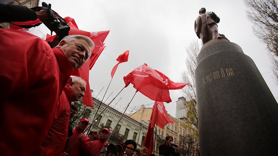 Лидер Компартии Петр Симоненко прикладывает все усилия, чтобы с честью нести высокое звание коммуниста
