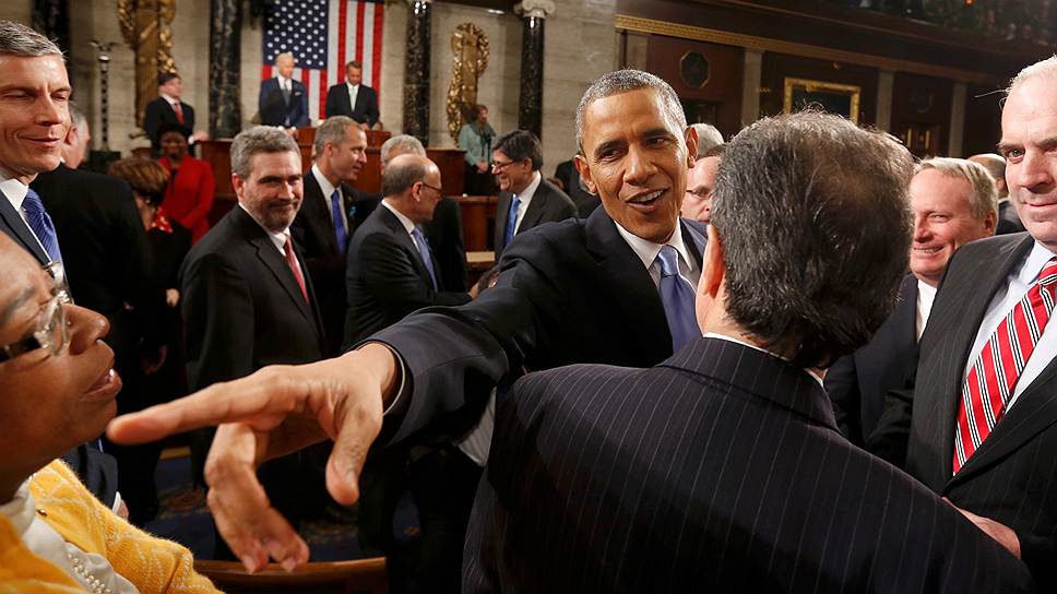 Президент США Барак Обама, на фото в центре, может отказаться от наиболее жестких санкций в отношении России в случае деэскалации украинского кризиса.