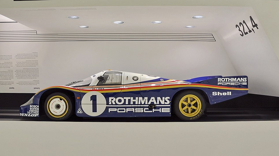 Превосходство Porsche 956/962 (пресса называла его «абсолютным оружием») над соперниками было столь очевидным, что со временем он «отжал» из чемпионата мира все заводские команды. Не в последнюю очередь благодаря впечатляющей аэродинамике, за счет которой по достижении 321,4 км/ч он мог ездить по потолку