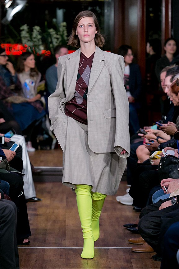 Показ коллекции Vetements сезона «весна-лето 2016»
