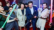 Владимир Хотиненко, Влад Лисовец, Илона Столье на премьере фильма «Звездные войны: Последние джедаи»
