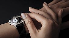Часовая лаборатория MB&F создала первые трехмерные часы для женщин