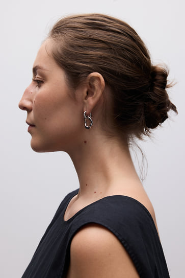 Подвеска-бублик в качестве серьги-хуп