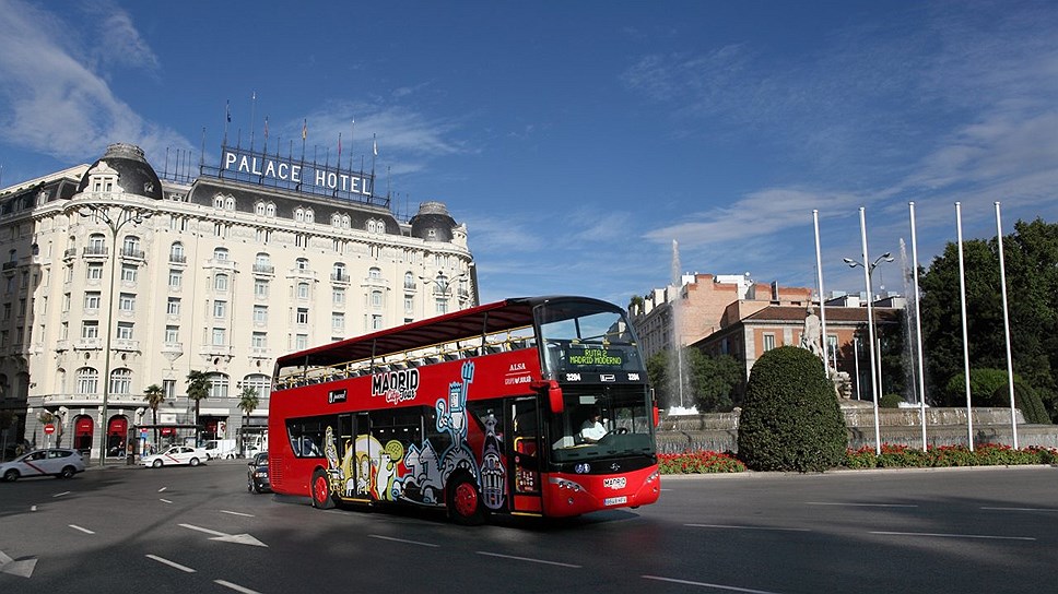 Двухэтажный автобус Madrid City Tours.