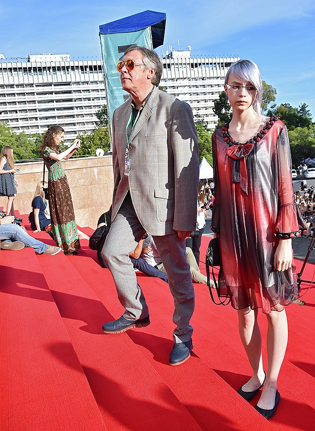 Актер Михаил Ефремов с дочерью Анной-Марией во время церемонии открытия кинофестиваля
