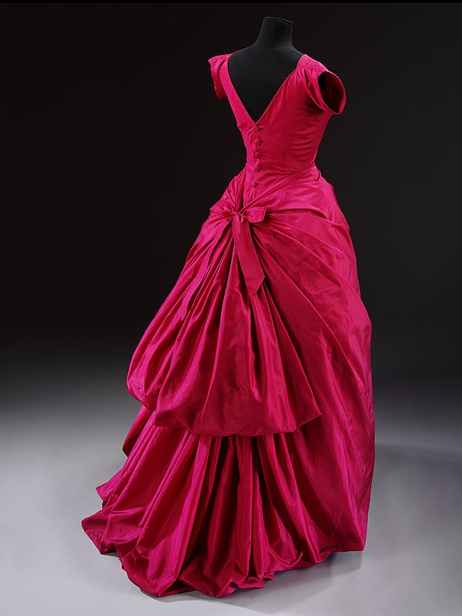 Вечернее платье из шелковой тафты, 1955