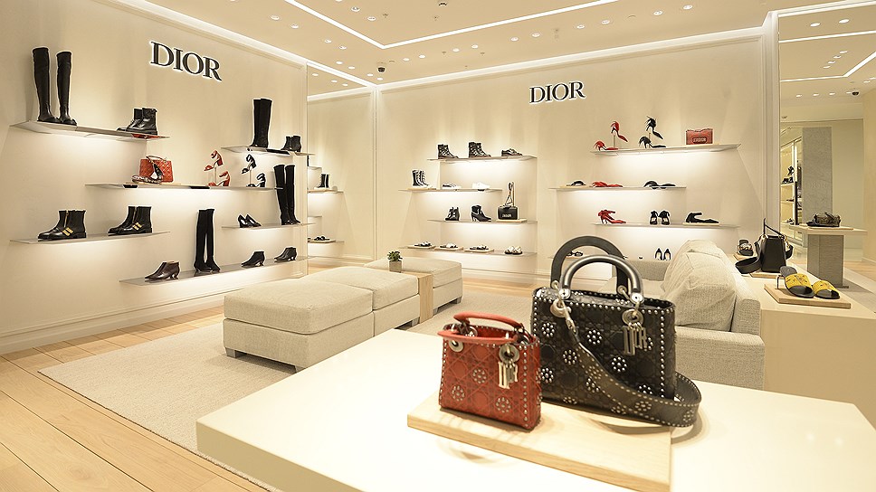 Интерьер корнера Dior в ЦУМе