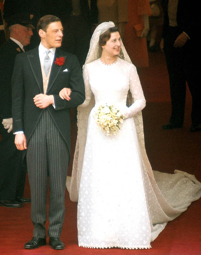 Принцесса Александра Кентская, двоюродная сестра Елизаветы II. Муж: достопочтенный сэр Ангус Огилви Свадьба: 24 апреля 1963 года. Тиара: Kent City of London Fringe, принадлежавшая ее матери, принцессе Марине.