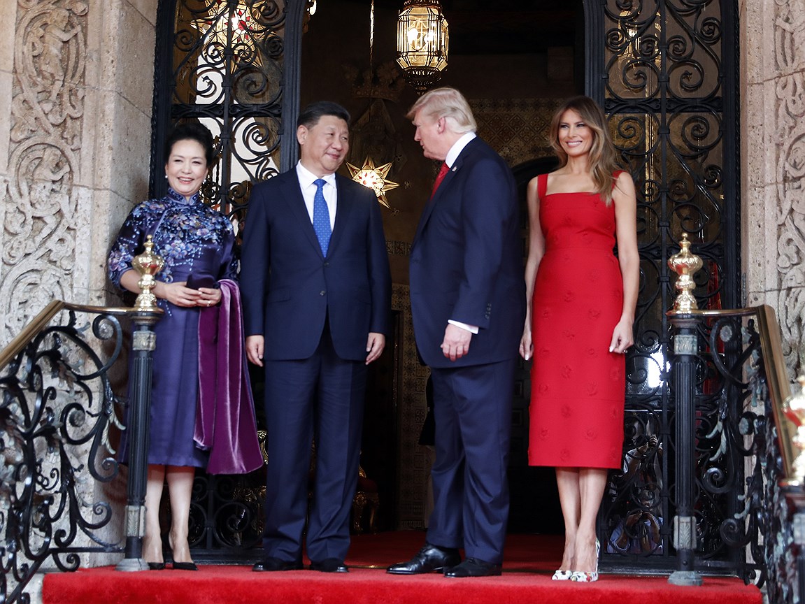 Мелания Трамп в платье Valentino в Китае