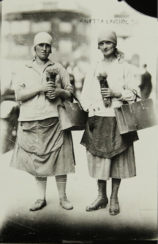 Продавщицы лаванды, 1920 год