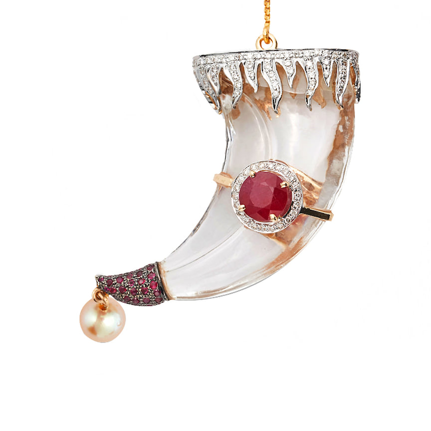 Hanut Singh, колье The Roar, золото, горный хрусталь, рубин, жемчуг, бриллианты