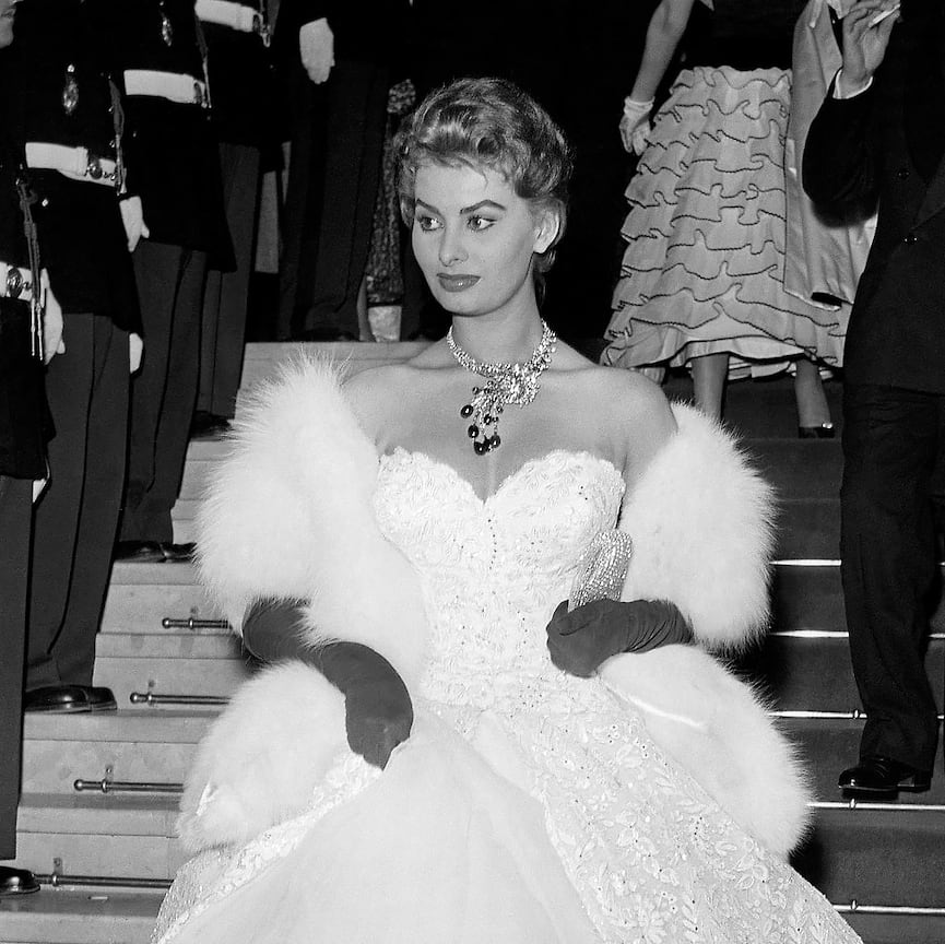София Лорен в колье высокого ювелирного искусства, 1955 год
