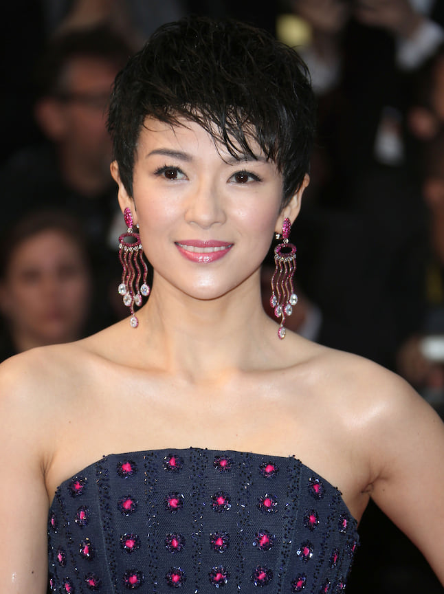 Чжан Цзыи в серьгах с рубинами и бриллиантами, 2013 год

