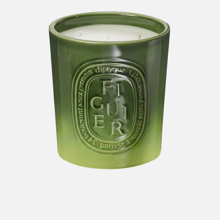 Свеча Diptyque, 250 €, diptyqueparis.com