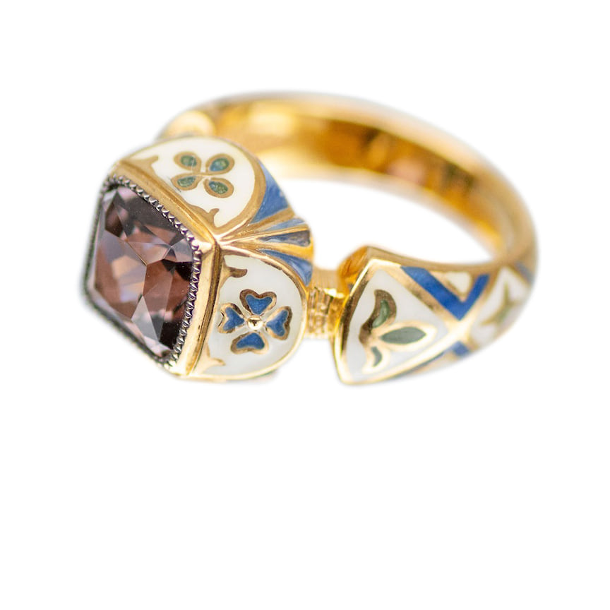 Elena Okutova, кольцо «Беатриче», позолоченное серебро, эмаль, цветопеременный ситалл