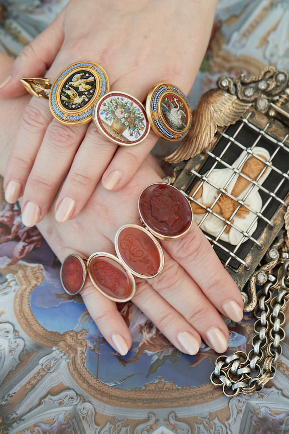 Антикварные кольца с микро мозаикой и инталиями 18 и 19 веков
