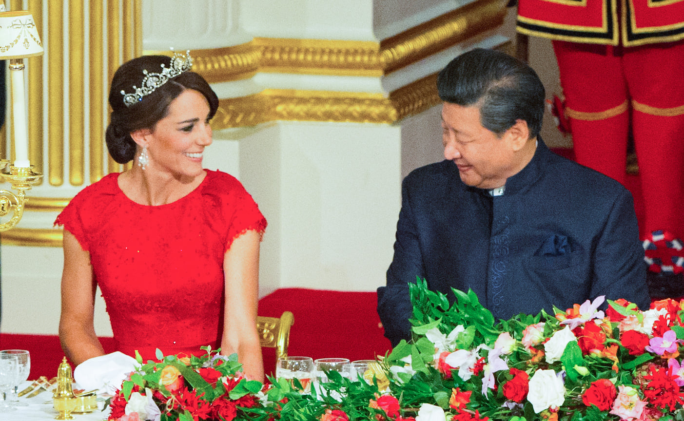 Герцогиня Кембриджская в тиаре Lotus Flower на банкете в честь президента Китая Си Цзиньпина, 2015 год