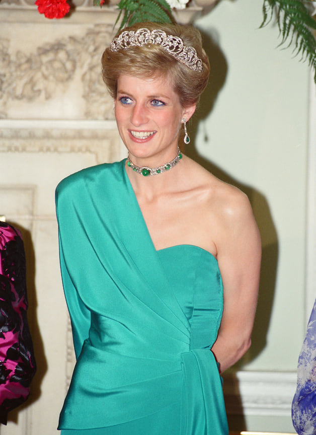 Принцесса Диана в тиаре Spencer, которую она унаследовала от своей семьи, 1989 год