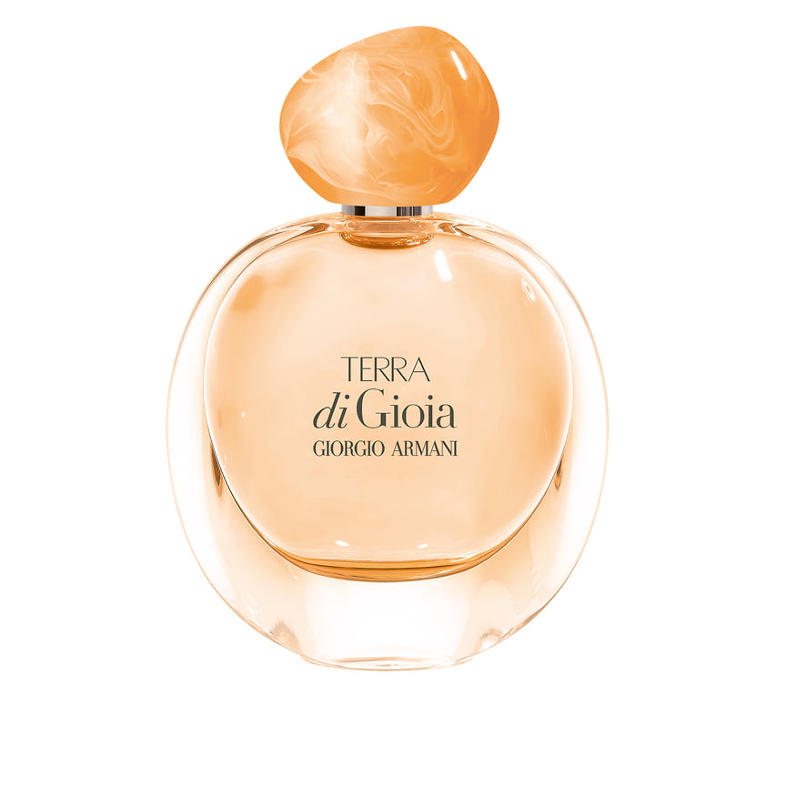 Giorgio Armani, парфюмерная вода Terra Di Gioia – новый женский аромат из коллекции Gioia. Ноты: груша, бергамот, мандарин, жасмин, гелиотроп, миндаль и мускус.