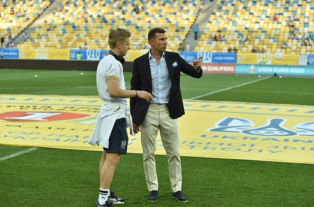 Футбольный тренер Андрей Шевченко (справа)