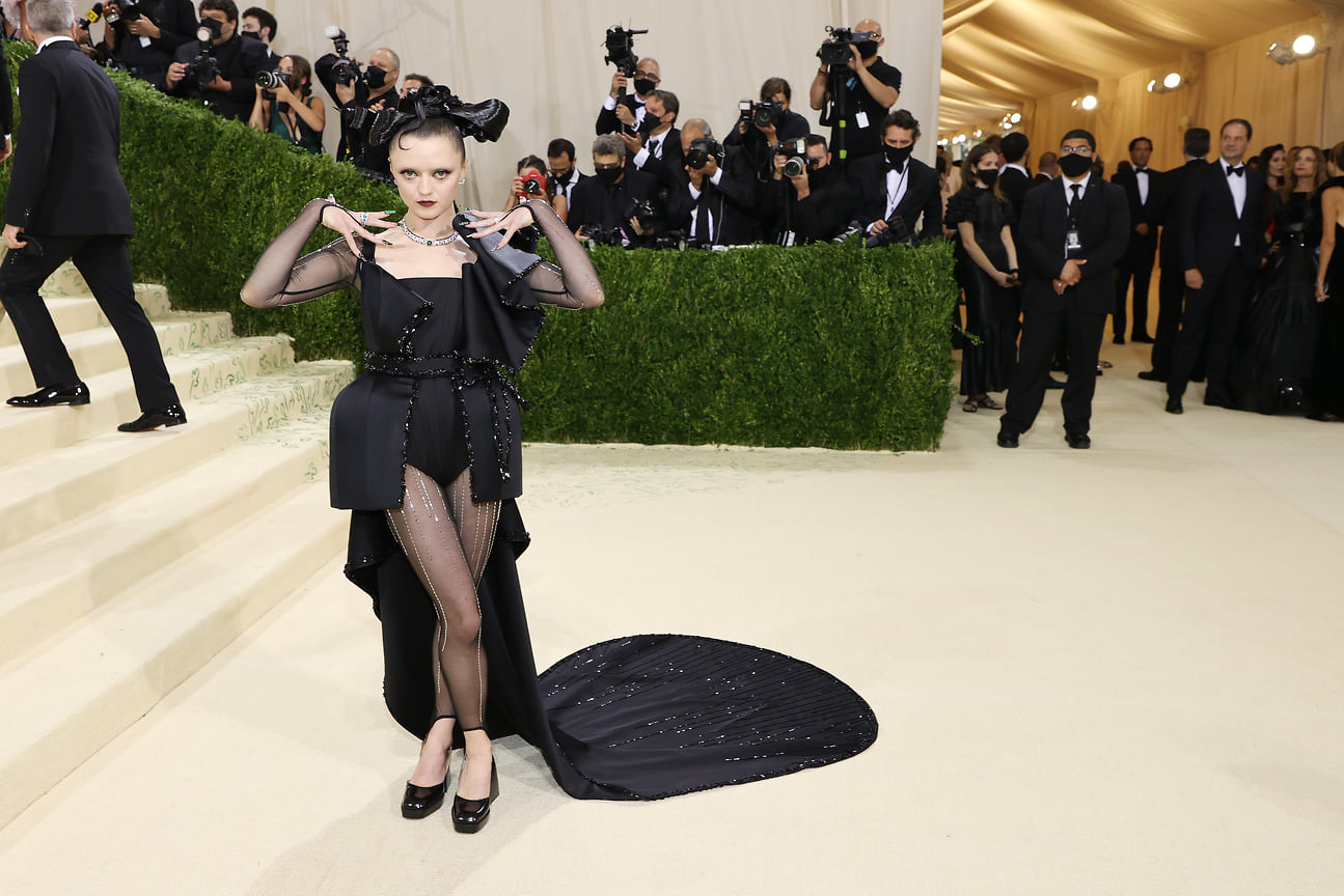 На бале Института Костюма Met Gala в украшениях Cartier и платье Reuben Selby, Нью-Йорк, 2021 год.
